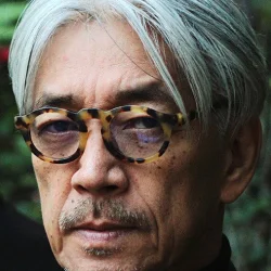 坂本龍一
