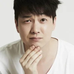 이민웅