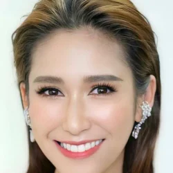 ปิยธิดา มิตรธีรโรจน์