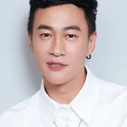 何潤東