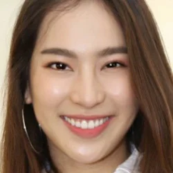 อภิชญา พานิชตระกูล