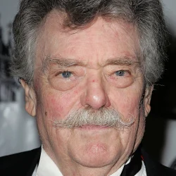 Bernard Fox
