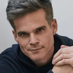 Greg Rikaart