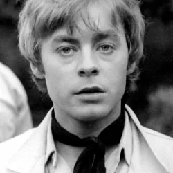 Hywel Bennett