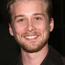 Lou Taylor Pucci