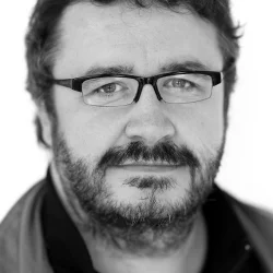 Марк Бентон