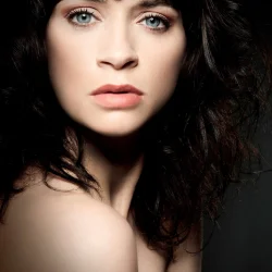 Шарлин Маккенна